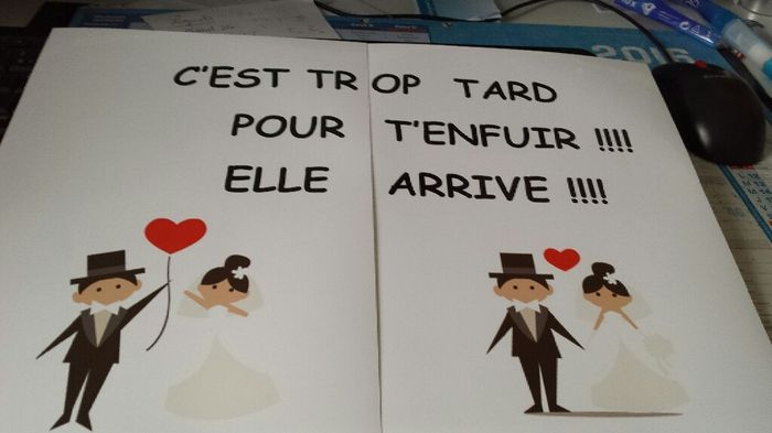 Enfants d'honneur avec pancartes - 1