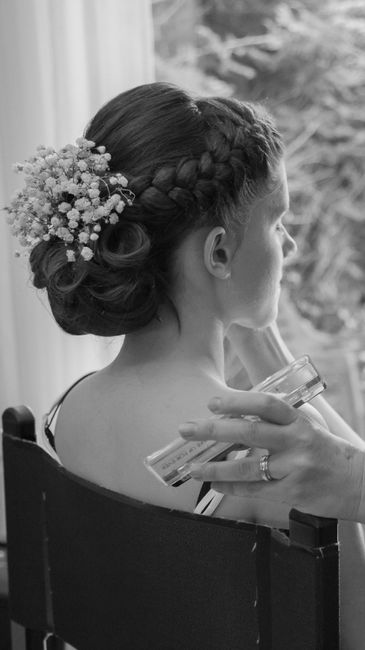 Roses....cheveux. ..jolies coiffures. .. - 1