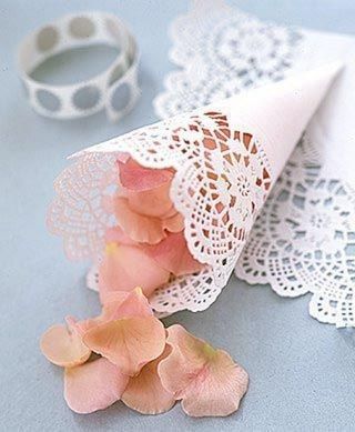 Confettis en pétales 2