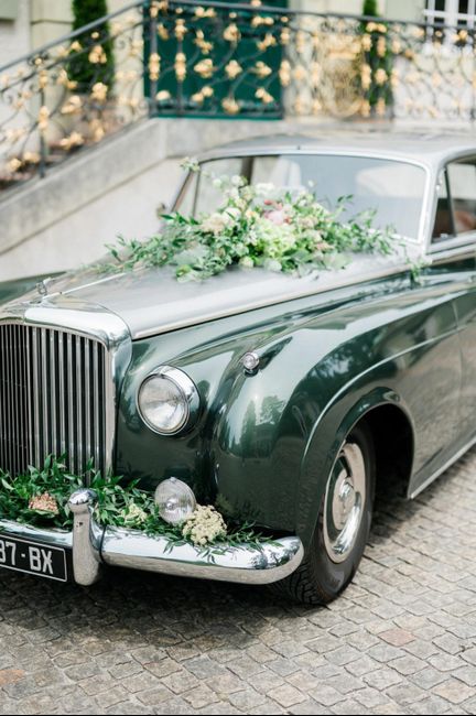 Deco de la voiture des mariés ! 🎀 1