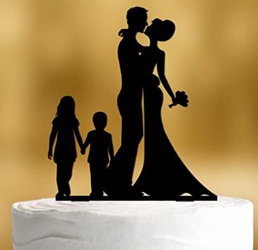 Figurine mariés sur le gâteau? 1