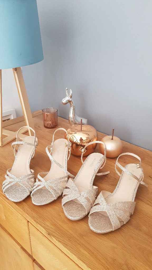 Pink Paradise vs Minelli - 1