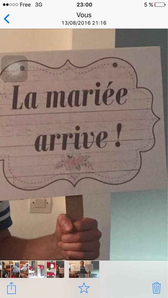 Enfants d'honneur avec pancartes - 2