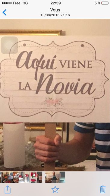 Enfants d'honneur avec pancartes - 1
