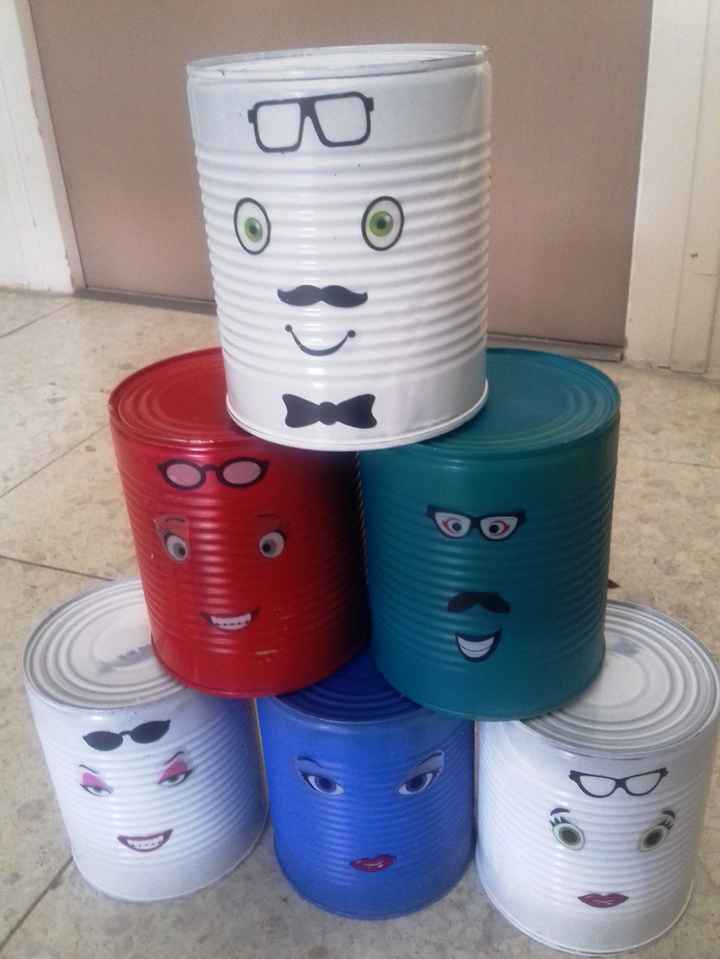 Chamboule tout réalisé avec des boites de conserve