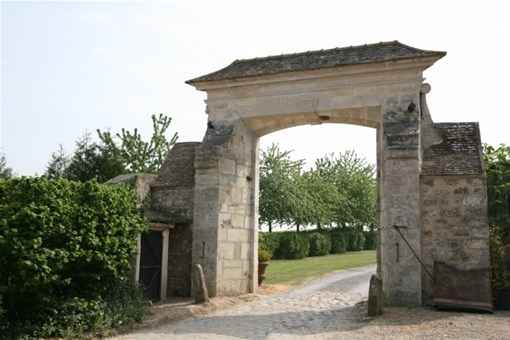 L'entrée du Domaine de Brunel (95)