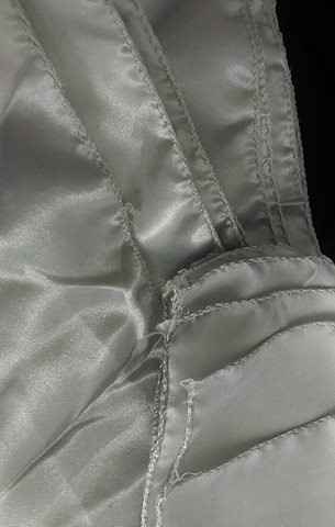 Chemin de table abîmé