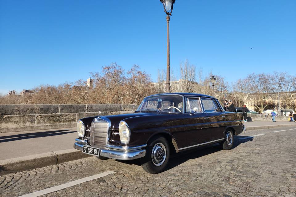 Mercedes 220S