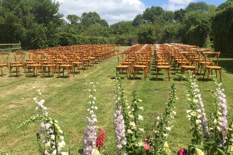 Cérémonie laïque dans le jardin