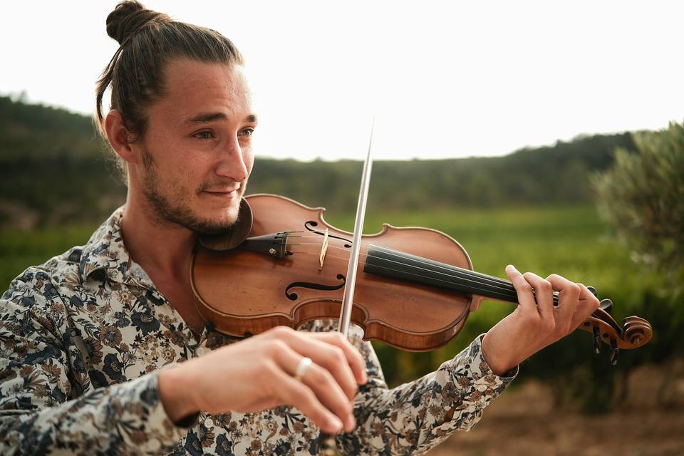Frédéric au violon