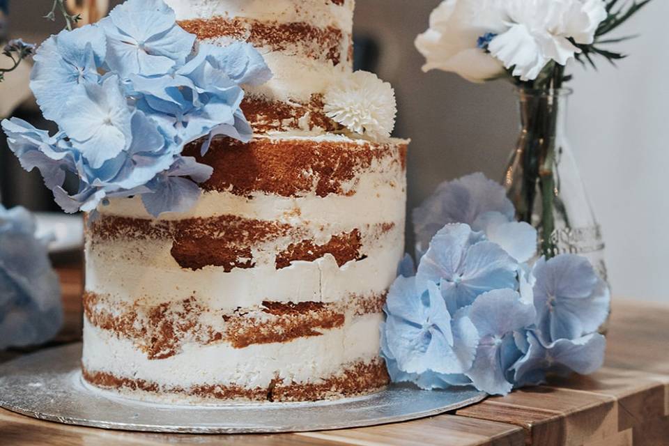 Naked cake