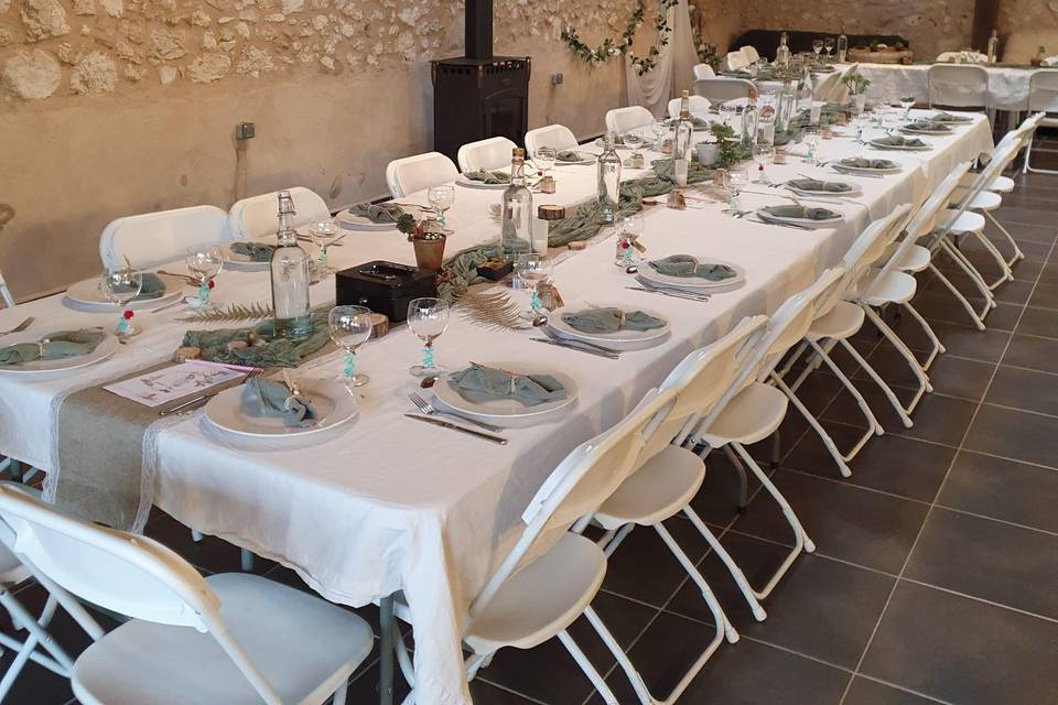 Salle tables rectangulaires