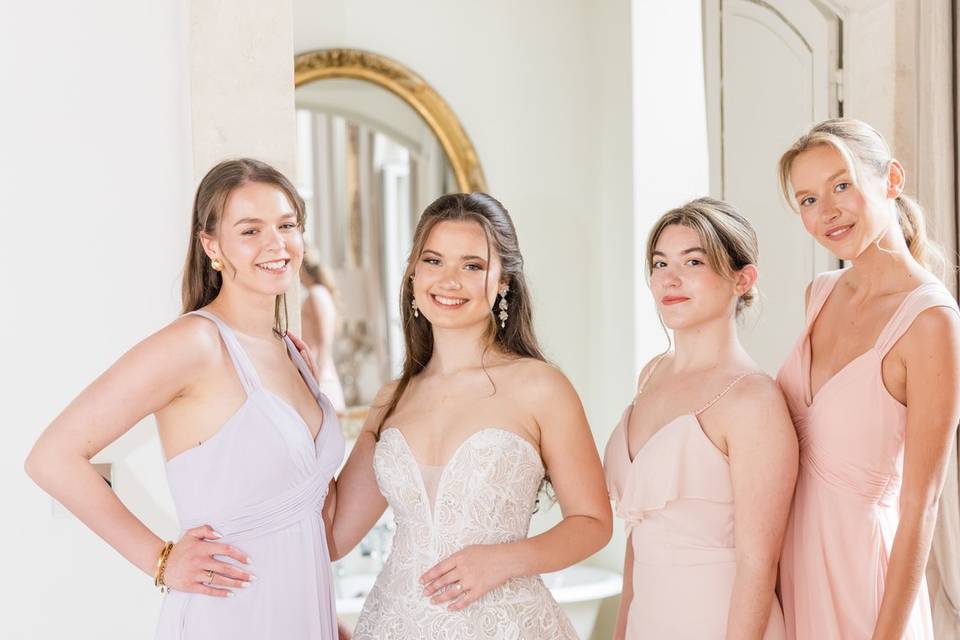 Mariée et ses demoiselles