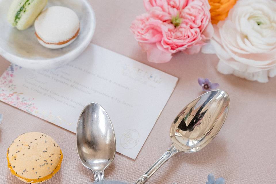 Bridgerton flatlay détails