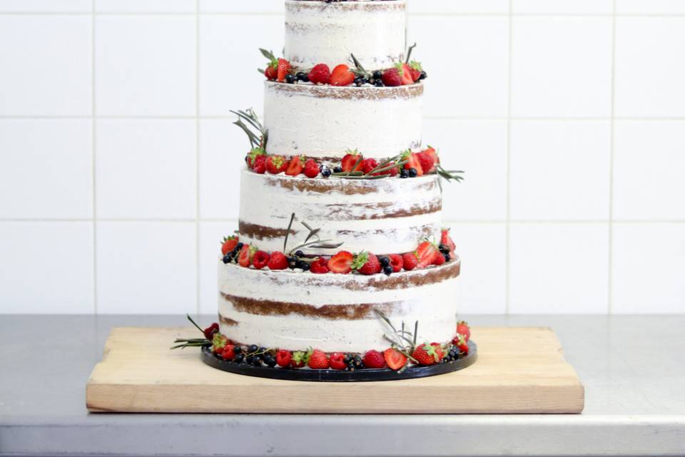 Wedding cake et fruits rouges