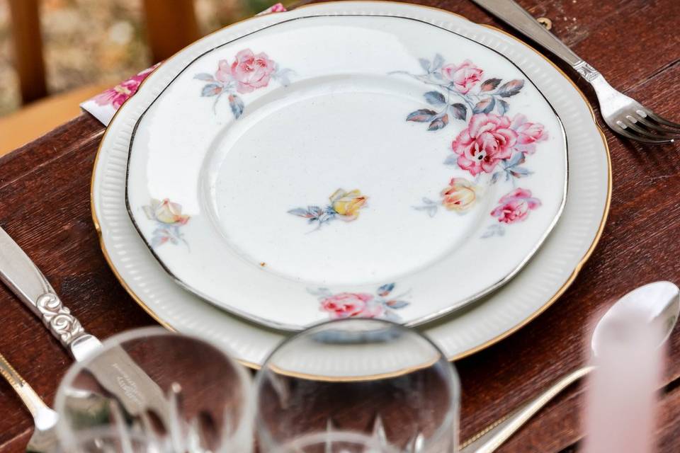 Vaisselle vintage dépareillée
