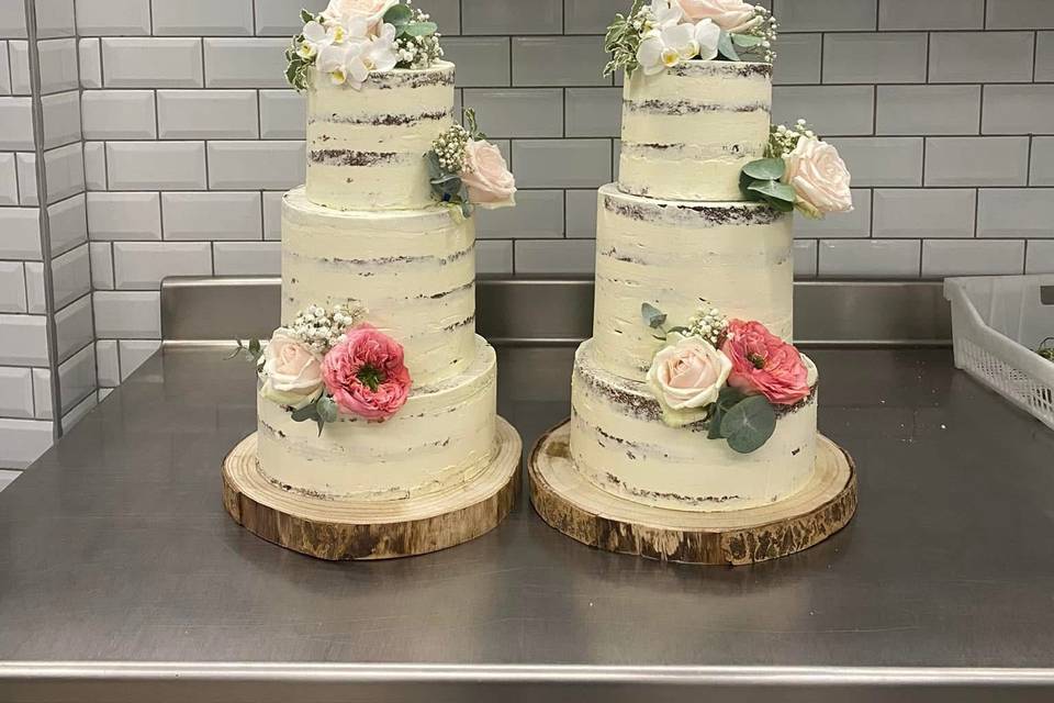 Nude cake fleurs
