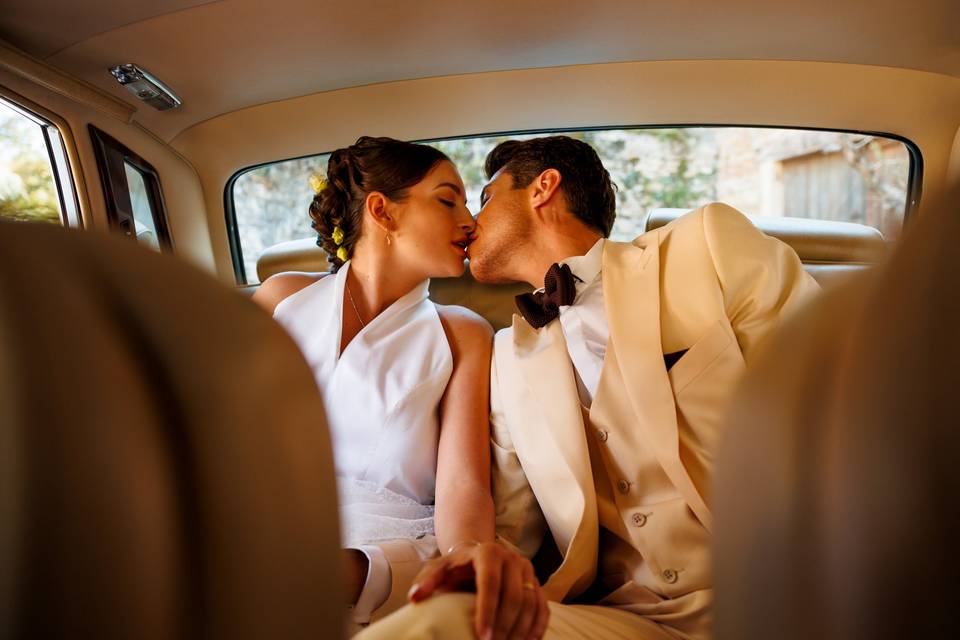 Photo couple en voiture