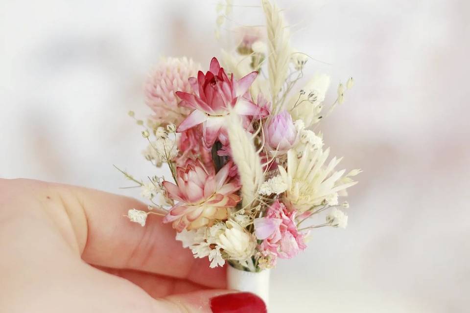 Boutonnières fleurs séchées