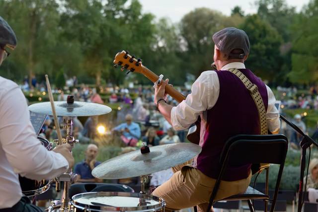 Strum Cover Band