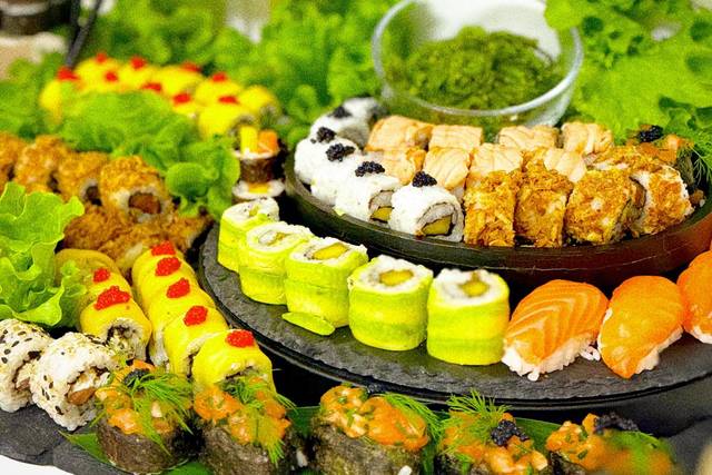 Buffet avec sushis