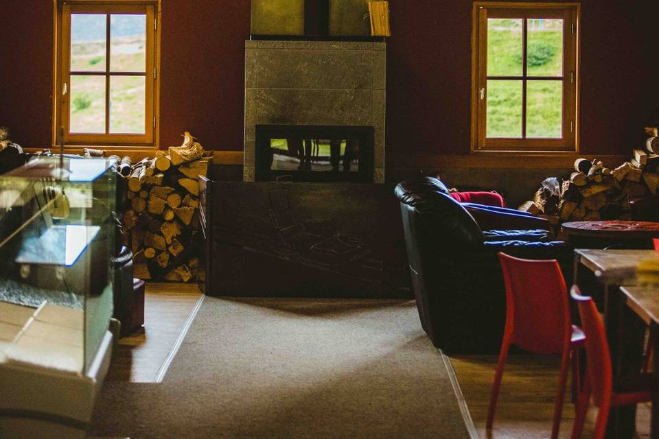 Salle feu de cheminée