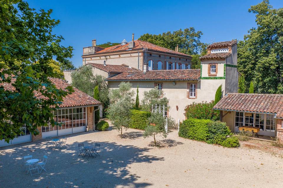 Façade du gîte le Colombier