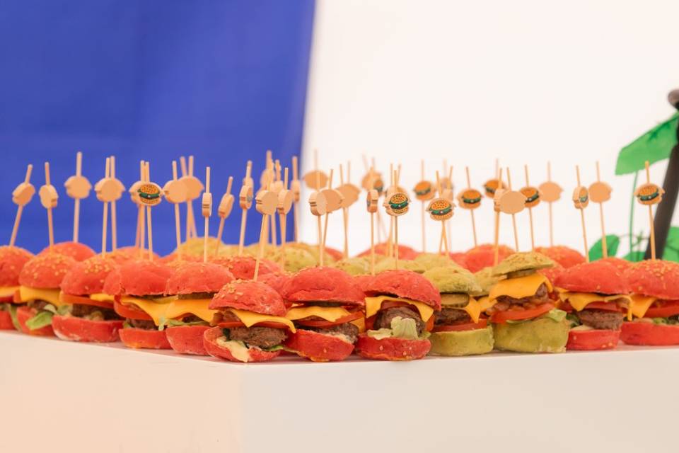 mini burger multicolorés