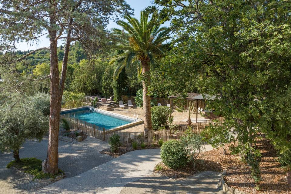 Vue Piscine depuis parvis Mas