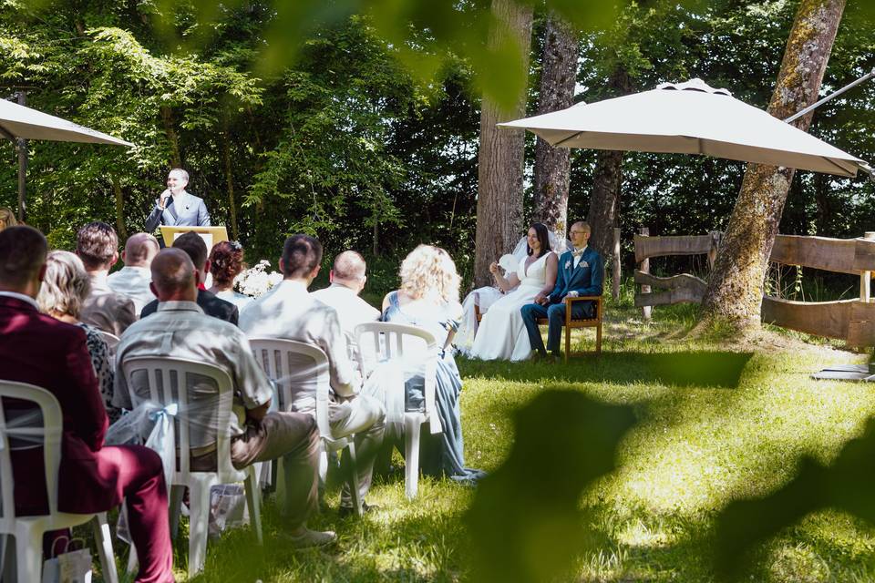 Officiant en action