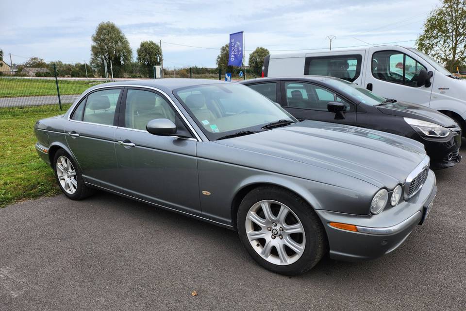 Jaguar XJ6 X350