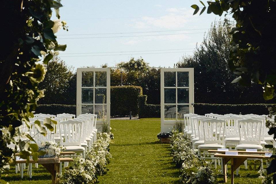 Allée de mariage en plein air