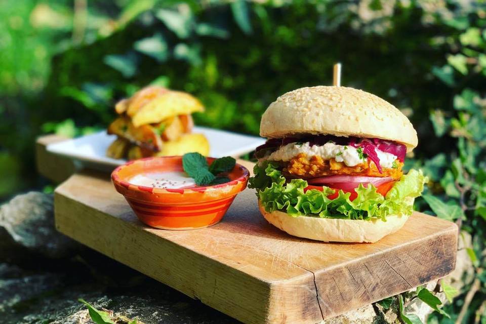 Burger, pomme de terre au four