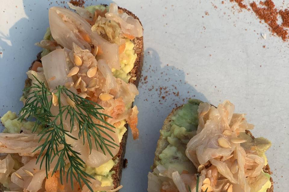 Toast avocat kimchi maison