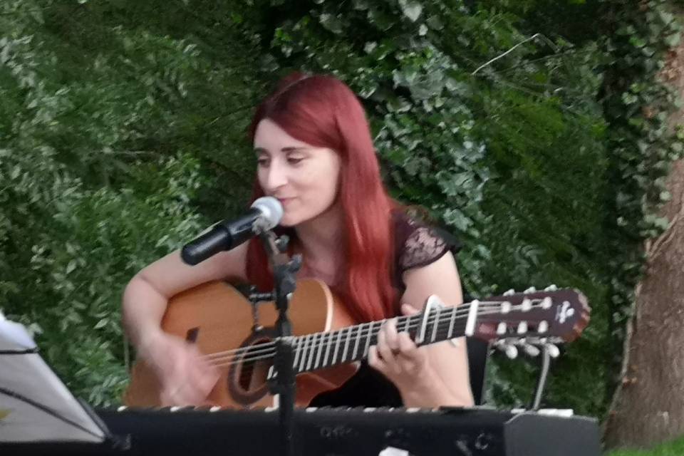 Héloïse et sa guitare