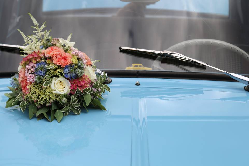 Voiture mariage vintage pastel