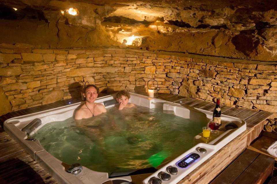 Le jacuzzi dans la grotte