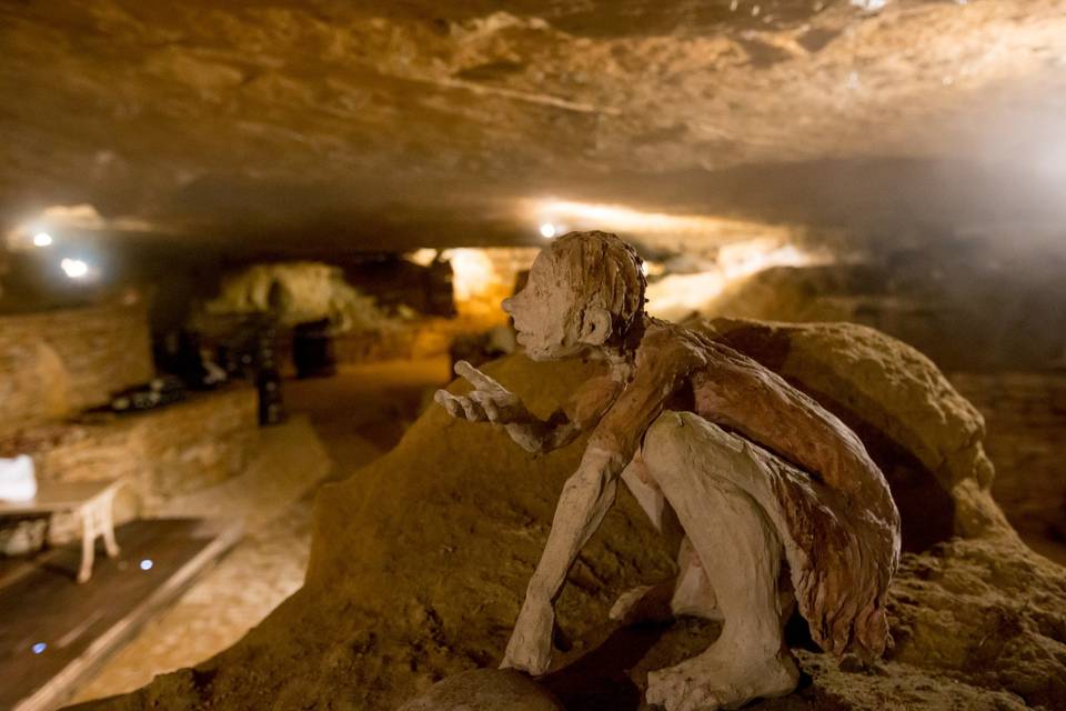 La grotte et sculpture