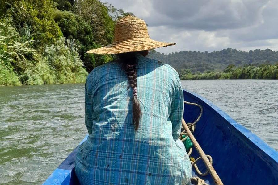 Sortie en pirogue .