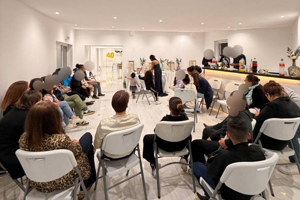 Salle avec bar