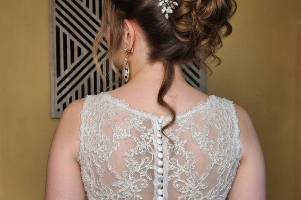Une essaie de coiffure de mari