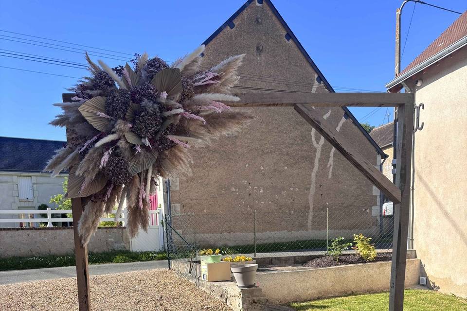 Arche en fleurs séchées