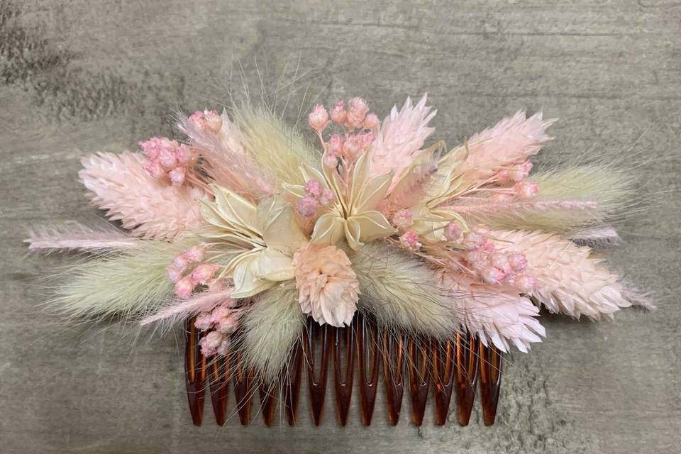 Peigne en fleurs séchées