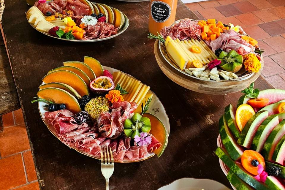 Plateaux fruits et charcuterie