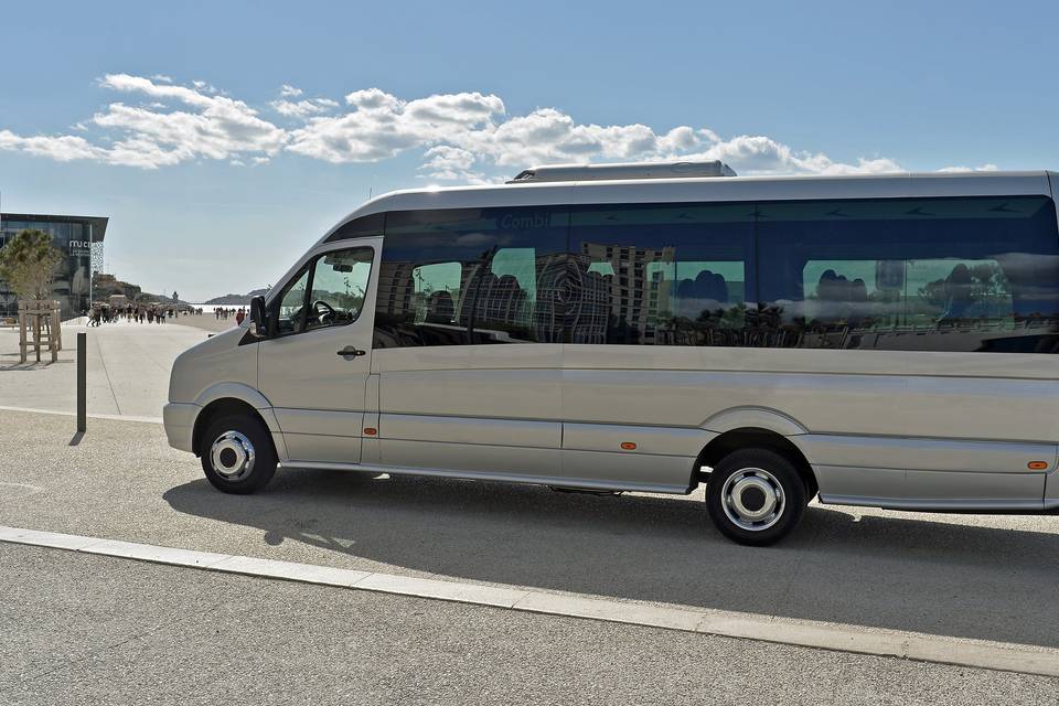 Minibus Iveco 20 places