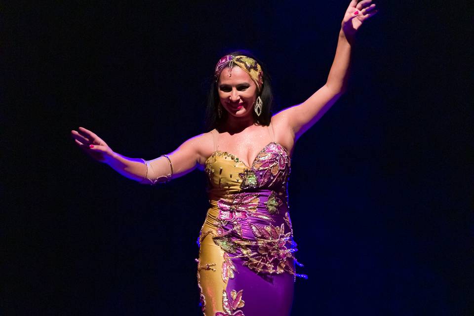 Sorahia Danseuse Orientale Professionnelle - Vérifiez la disponibilité et  les prix