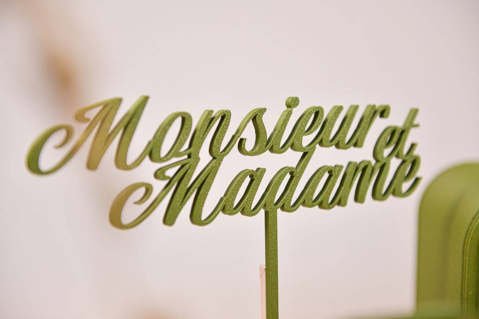 Cake topper
