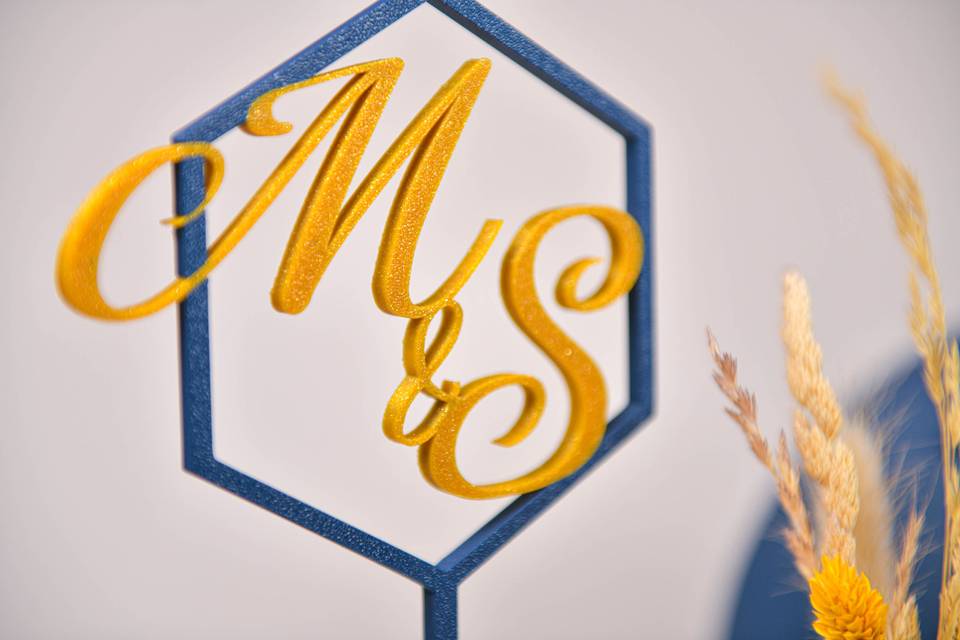 Cake topper
