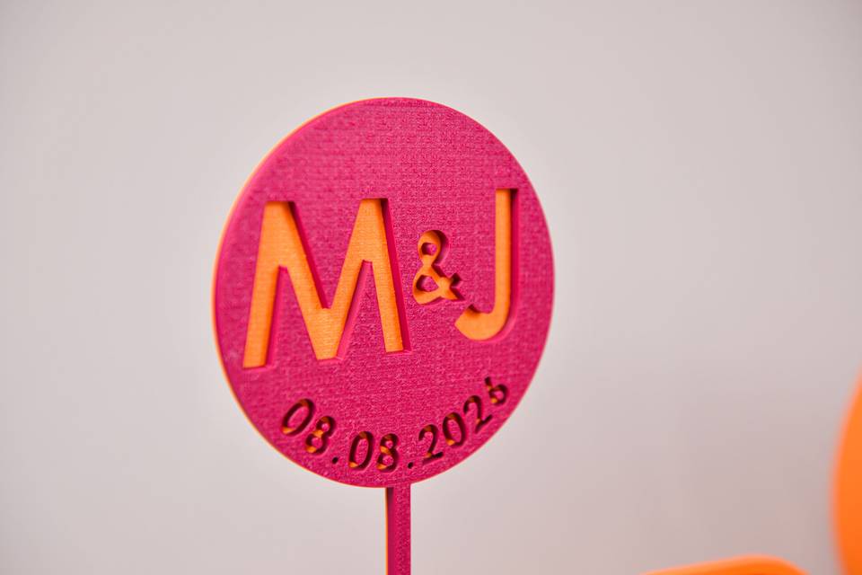Cake topper