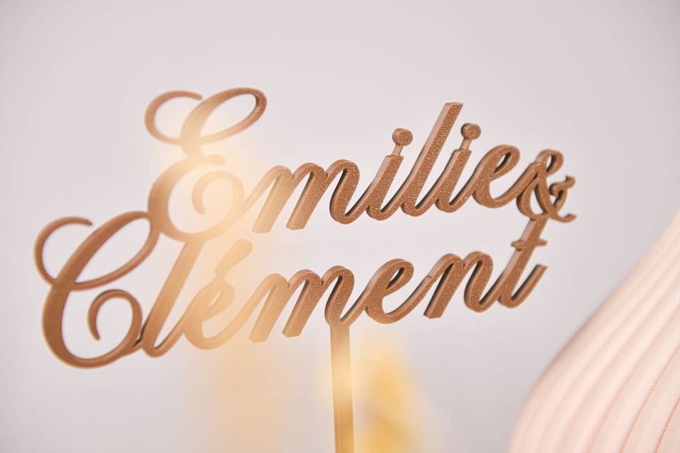 Cake topper